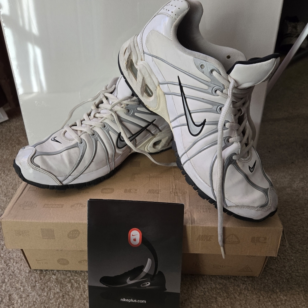 Nike women's Shox Reveal+SL size 8.5